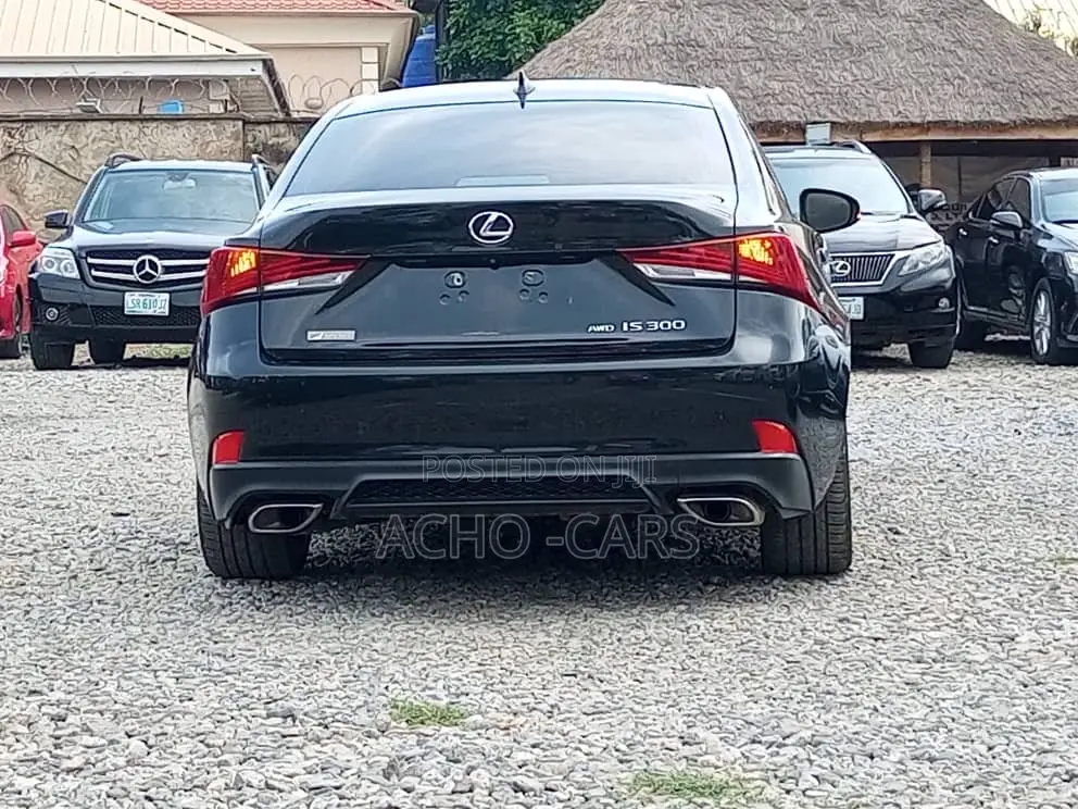 Lexus IS 2018 Silver