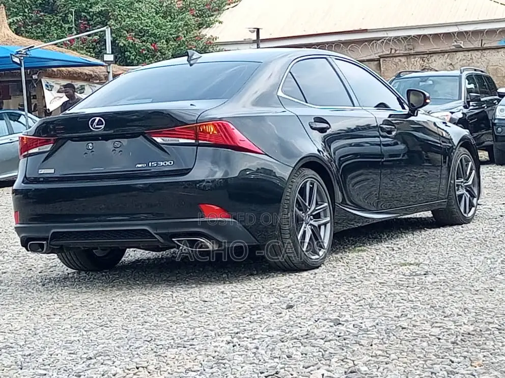 Lexus IS 2018 Silver