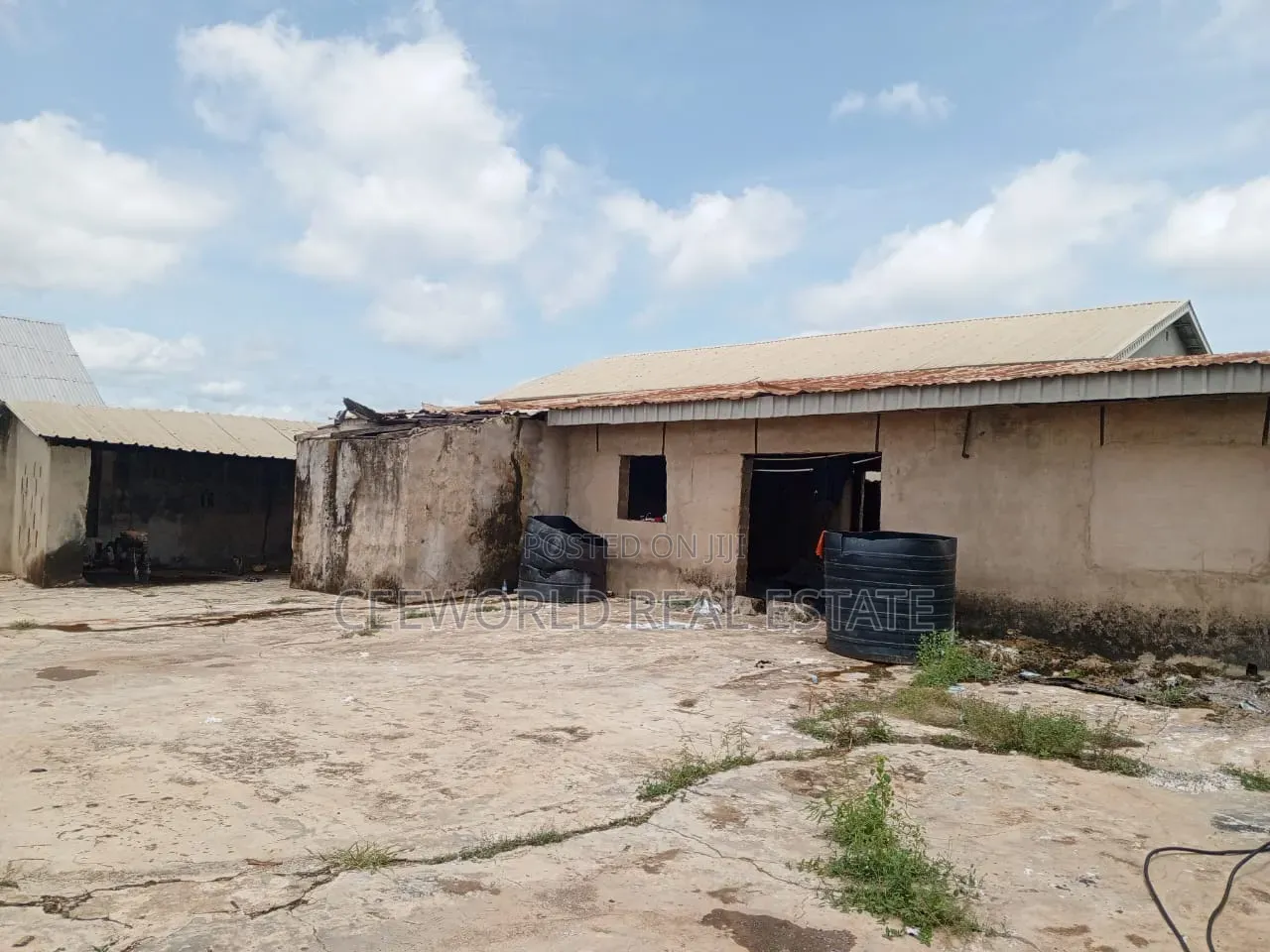 400sqm of Ware House at Bakatari Off Abeokuta Road Off Apata Ibadan