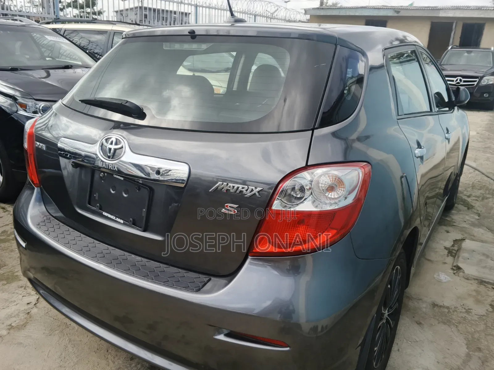 Toyota Matrix S Hatchback FWD (2.4L 4cyl 5A) 2009 Gray