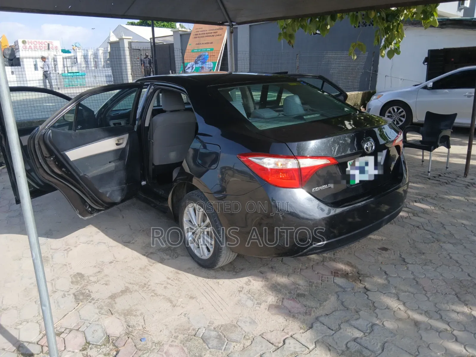Toyota Corolla LE Plus 4dr Sedan (1.8L 4cyl CVT) 2016 Black