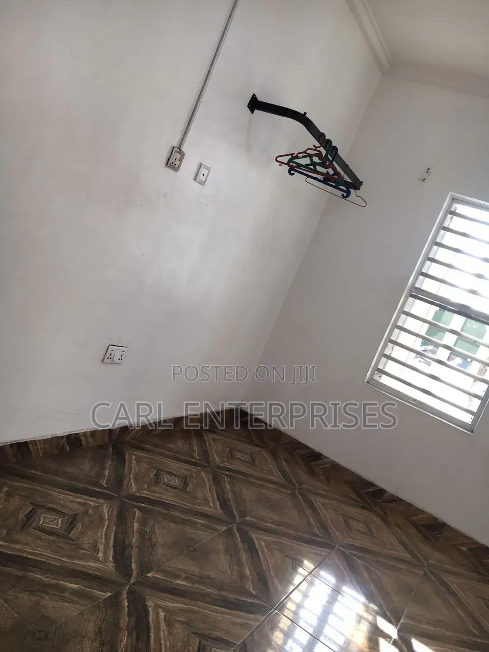 Studio Apartment in Vas Court, Chevron for rent