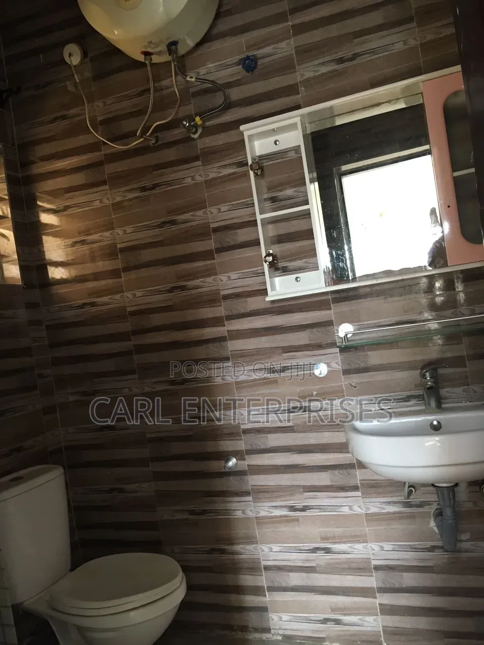 Studio Apartment in Vas Court, Chevron for rent
