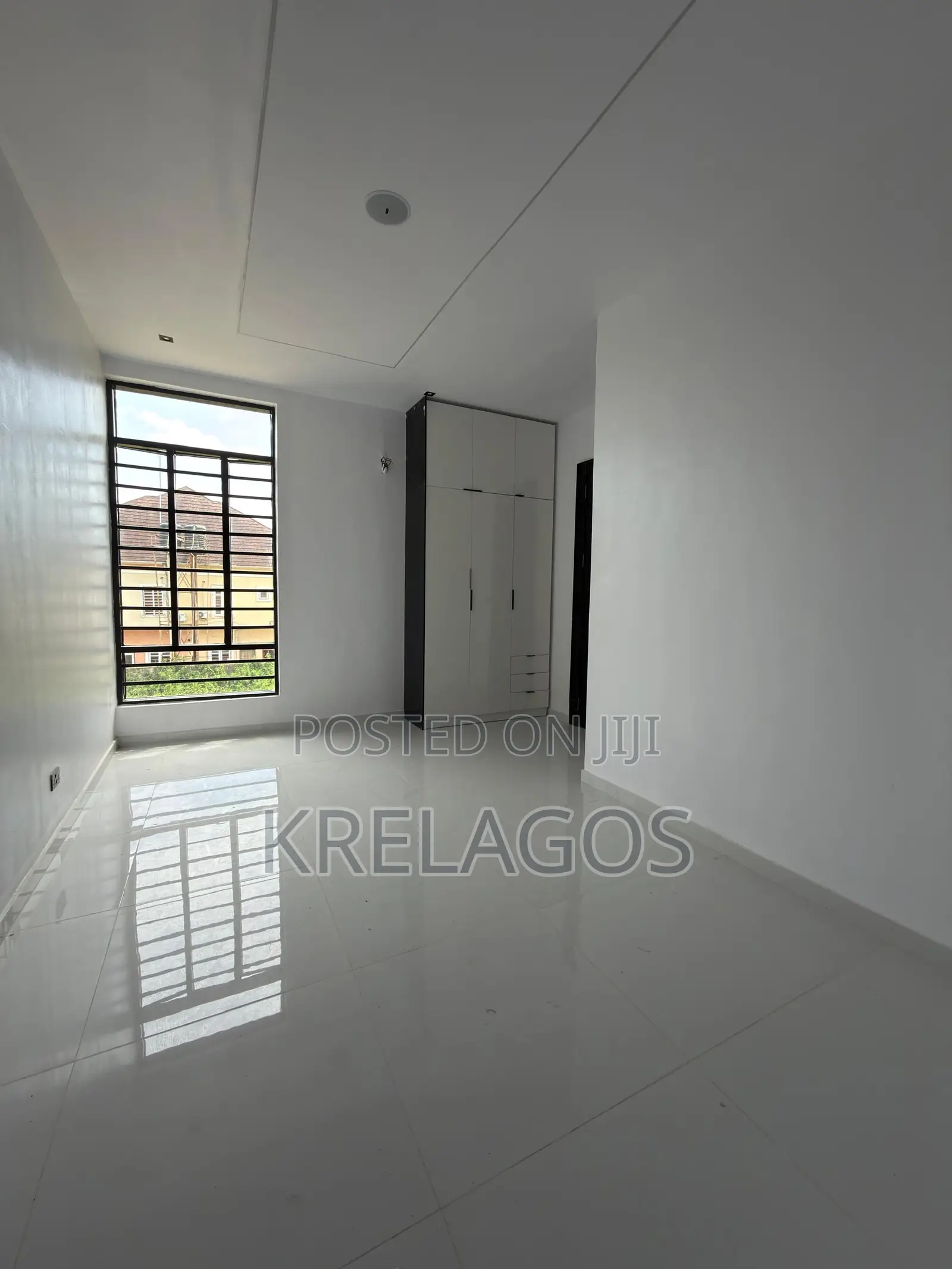 5bdrm Duplex in Ologolo for sale