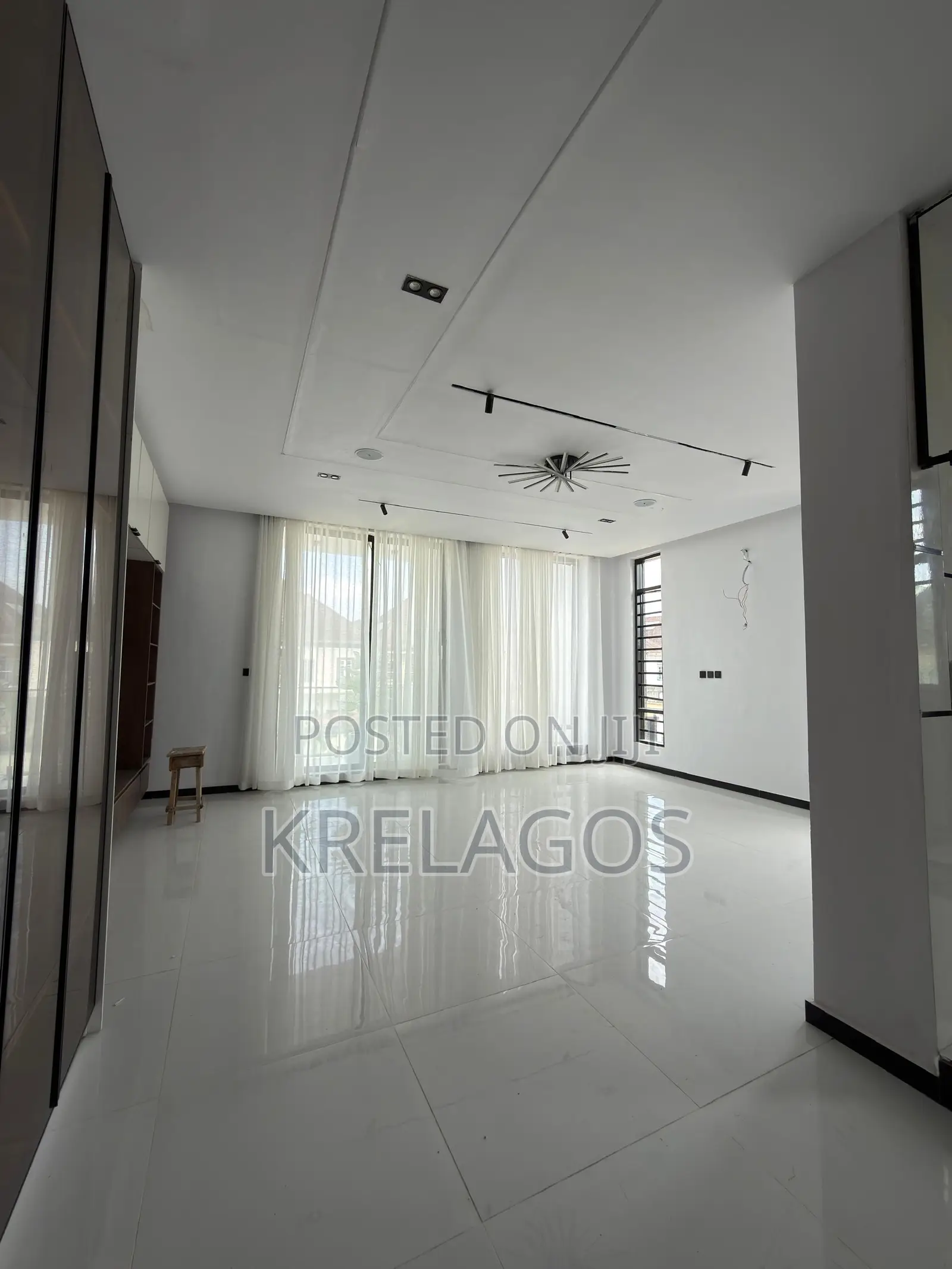 5bdrm Duplex in Ologolo for sale