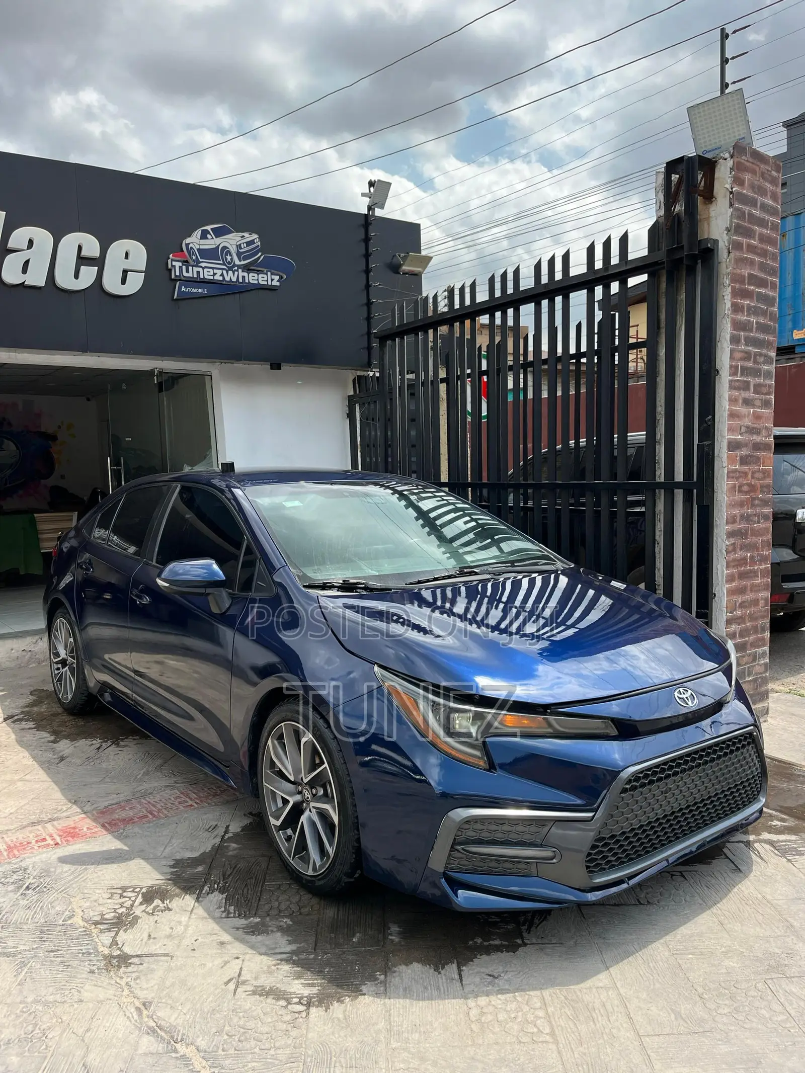 Toyota Corolla SE 2020 Blue
