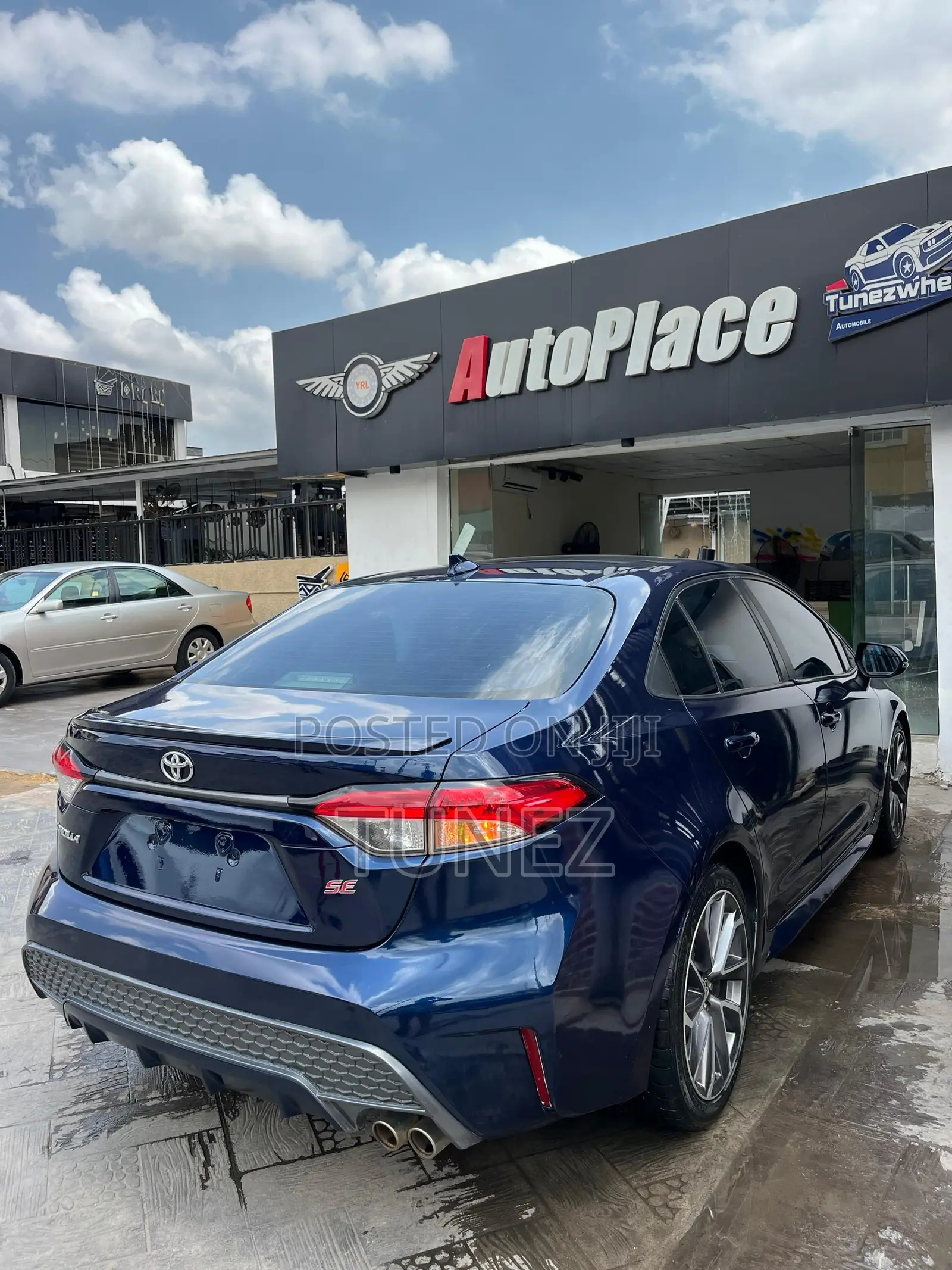 Toyota Corolla SE 2020 Blue