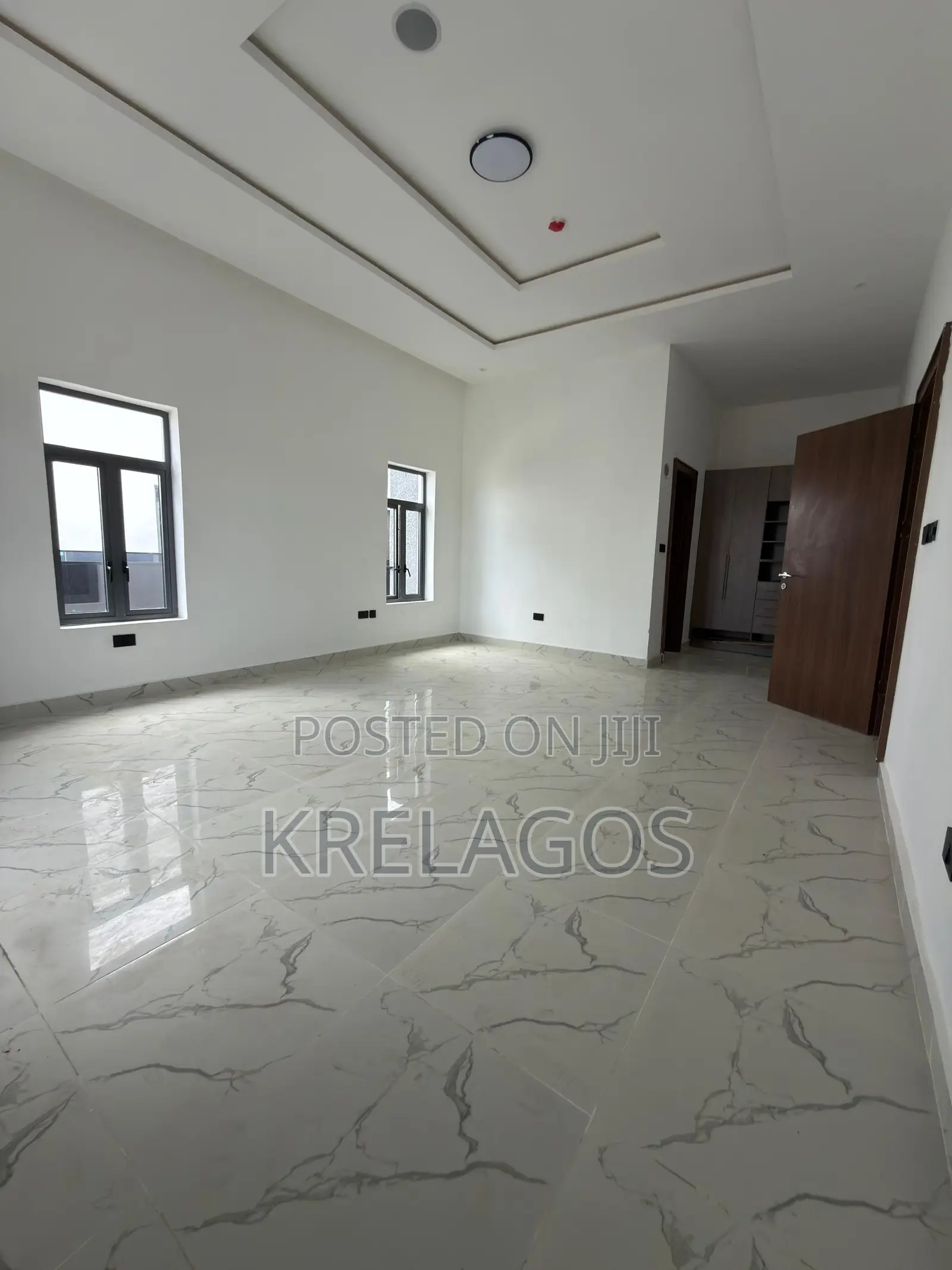 4bdrm Duplex in Ologolo for sale