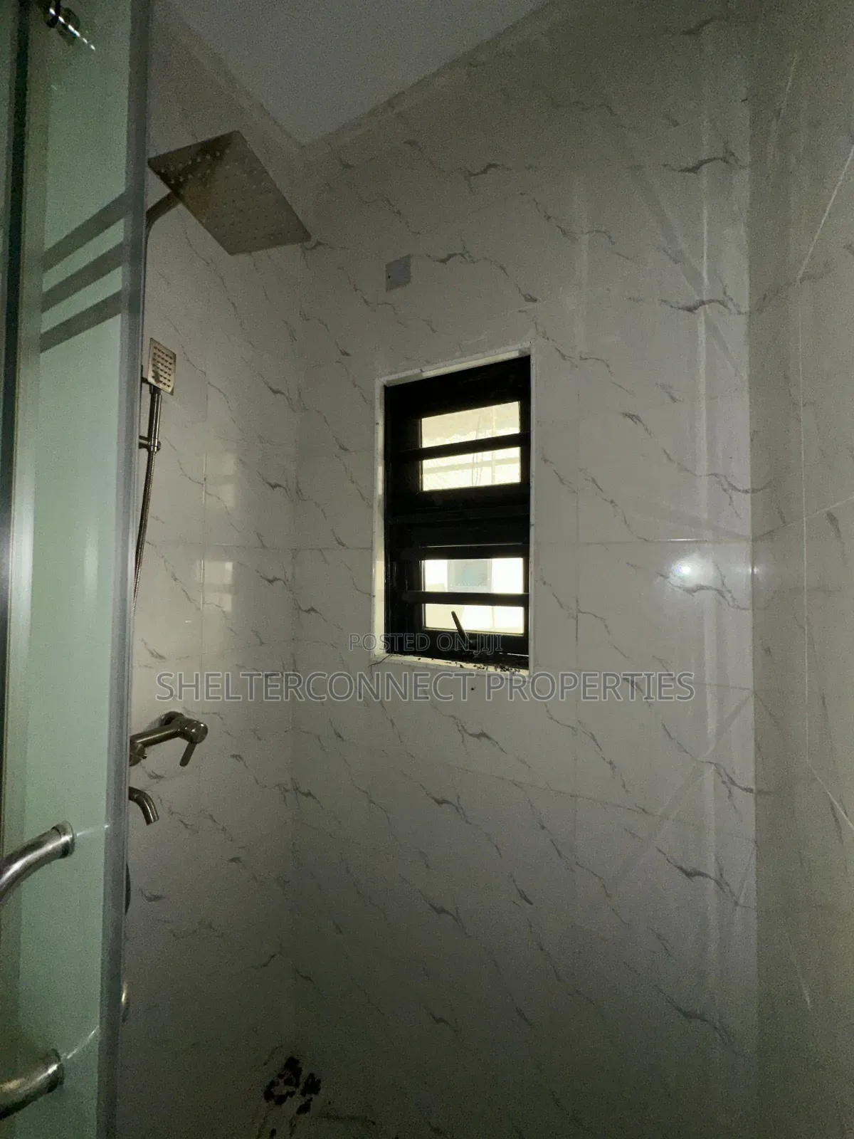 5bdrm Duplex in Lekki Expressway for sale