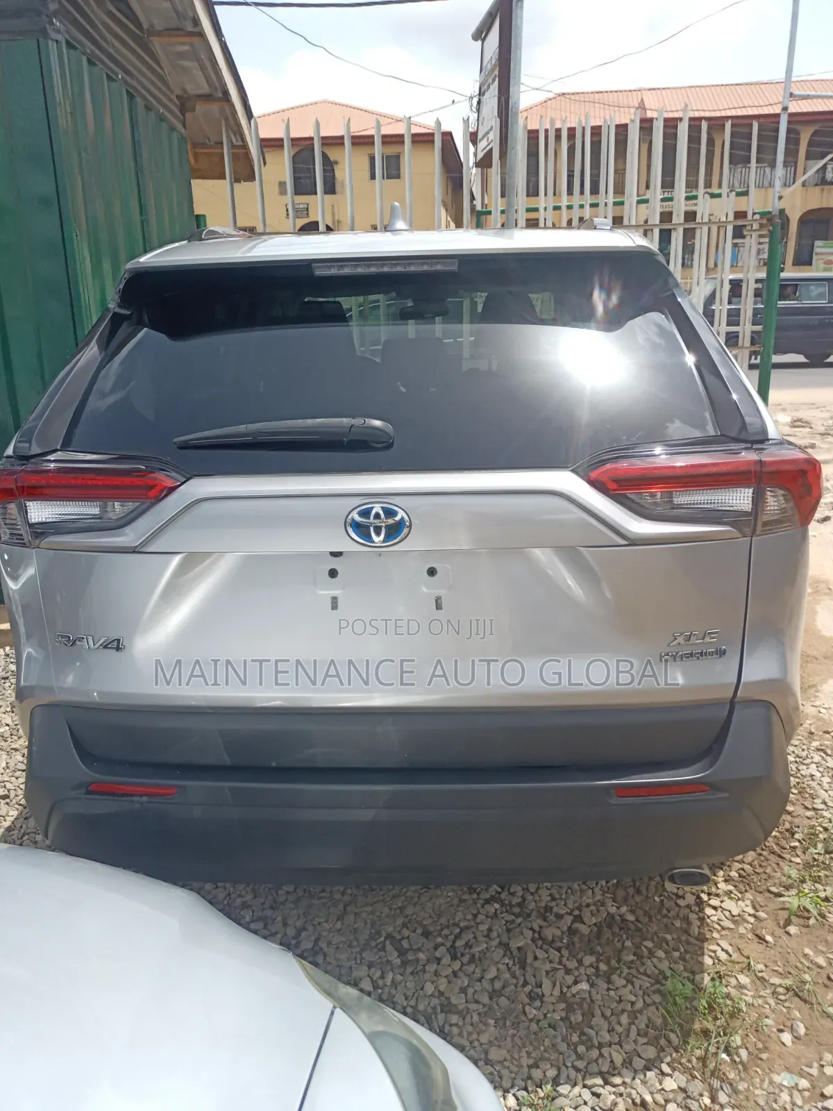 Toyota RAV4 XLE 2022 Silver