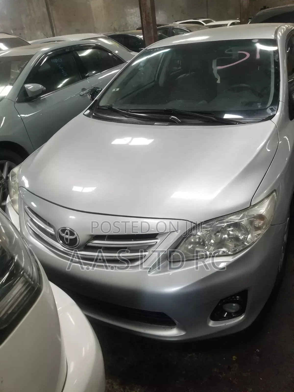 Toyota Corolla LE 4dr Sedan (1.8L 4cyl 4A) 2011 Silver