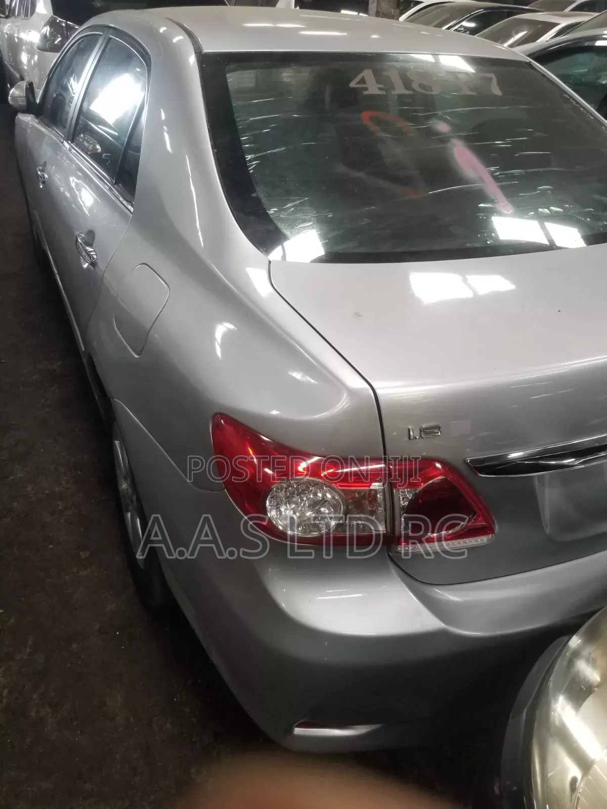 Toyota Corolla LE 4dr Sedan (1.8L 4cyl 4A) 2011 Silver