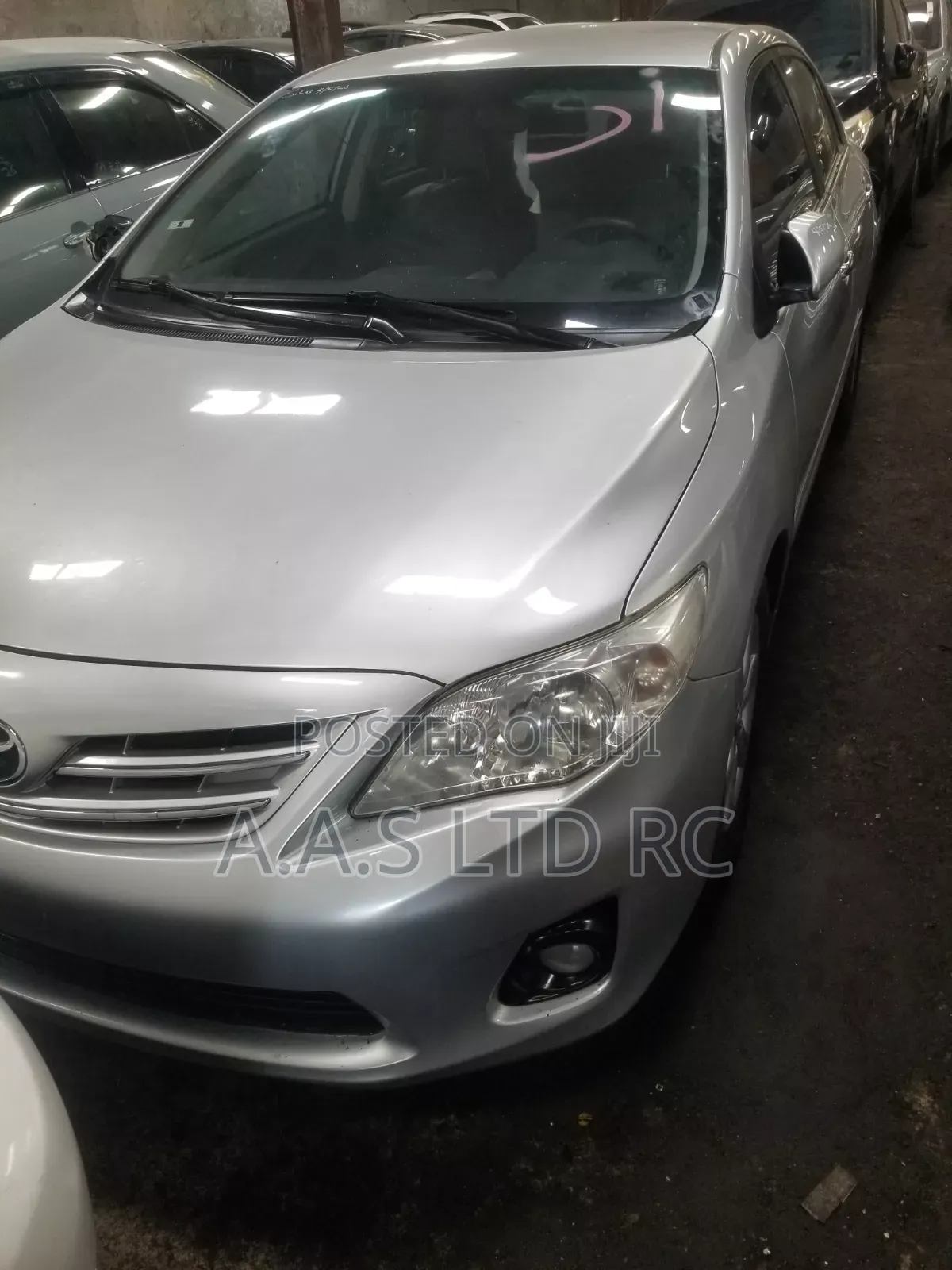 Toyota Corolla LE 4dr Sedan (1.8L 4cyl 4A) 2011 Silver
