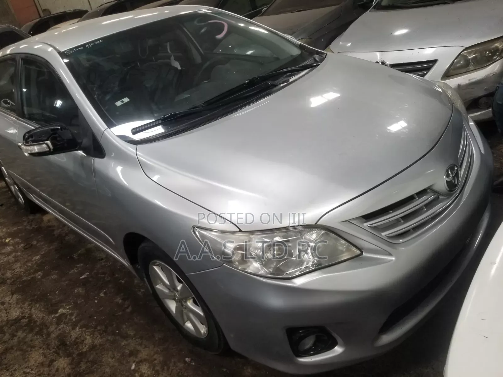 Toyota Corolla LE 4dr Sedan (1.8L 4cyl 4A) 2011 Silver