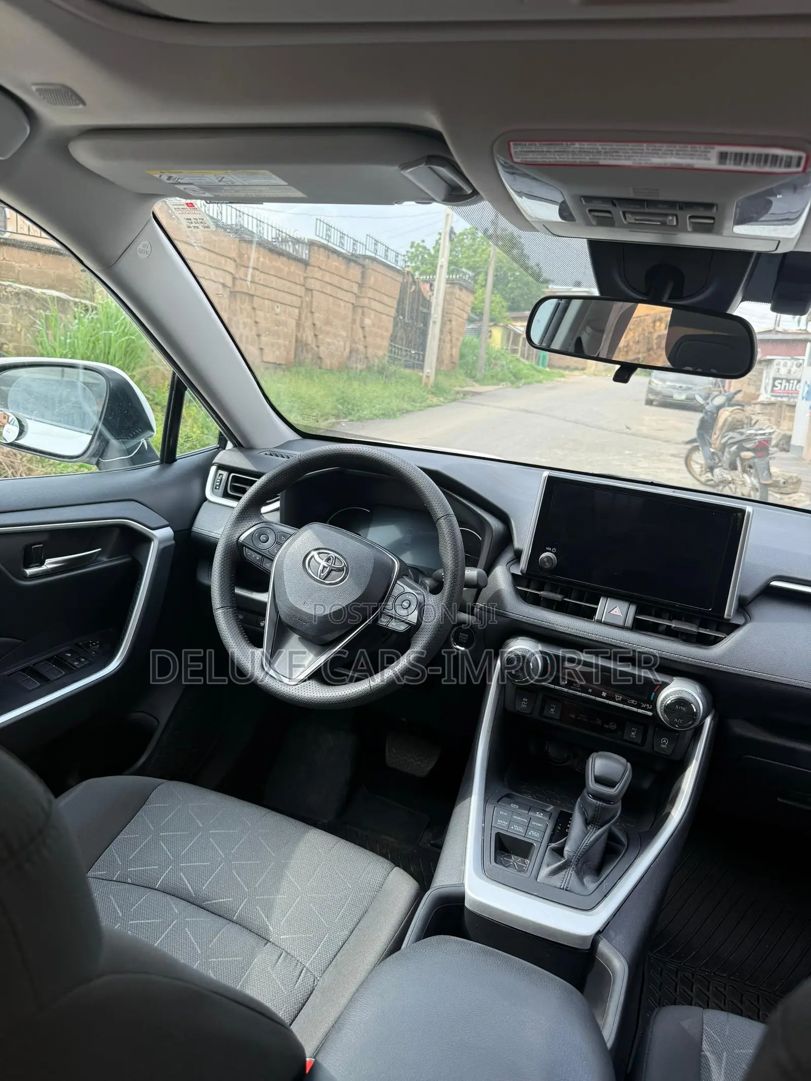 Toyota RAV4 XLE Premium AWD 2023 White