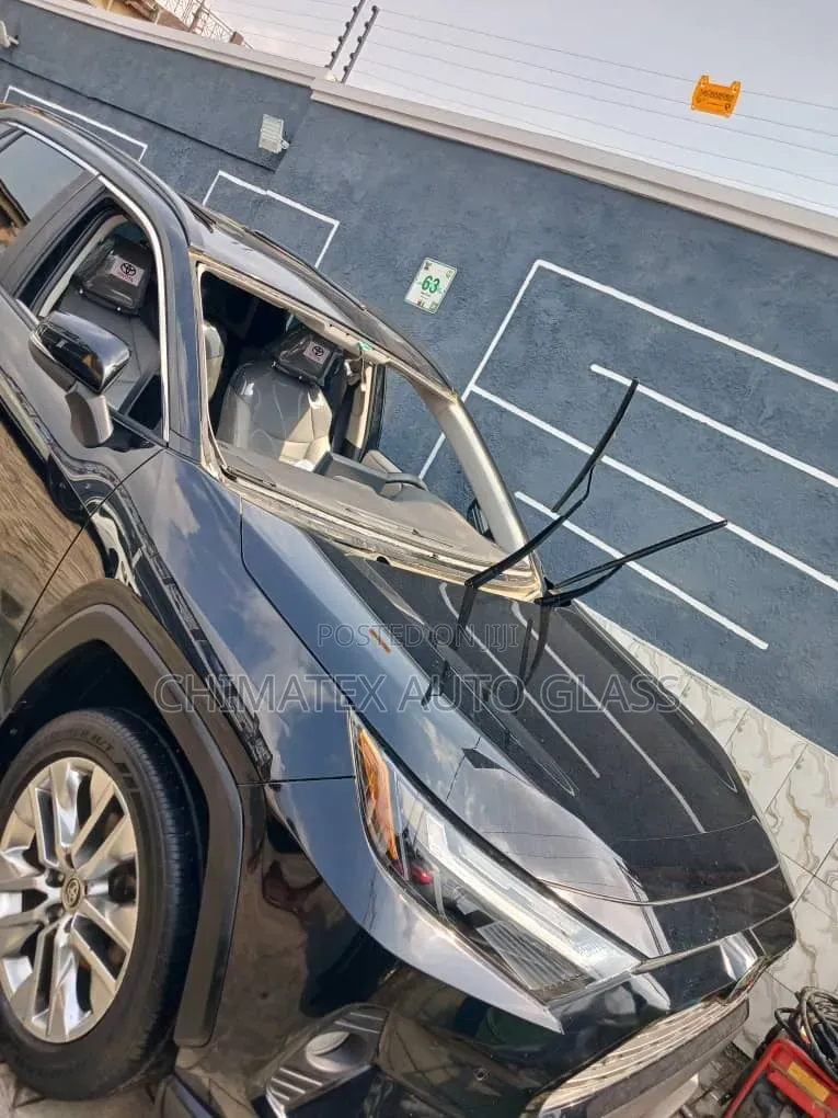 Toyota Rav4 2019 Windscreen Glass Available Installed at Chimatex