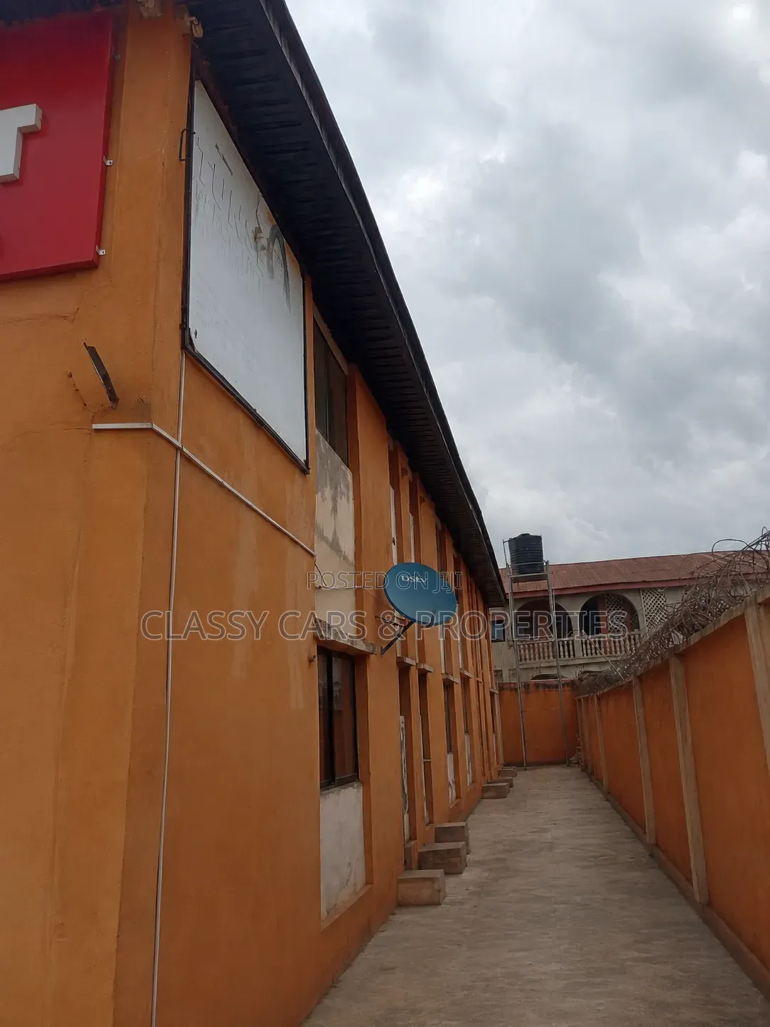 12bdrm Block of Flats in Ibadan for sale