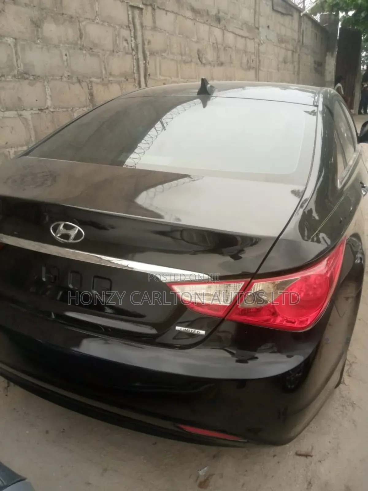 Hyundai Sonata Limited 2.0T w/17" Wheels (2.0L 4cyl 6A) 2011 Black
