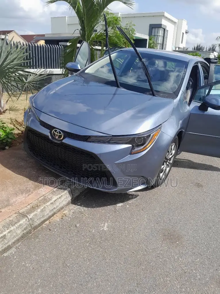 Toyota Corolla L 2020 Blue