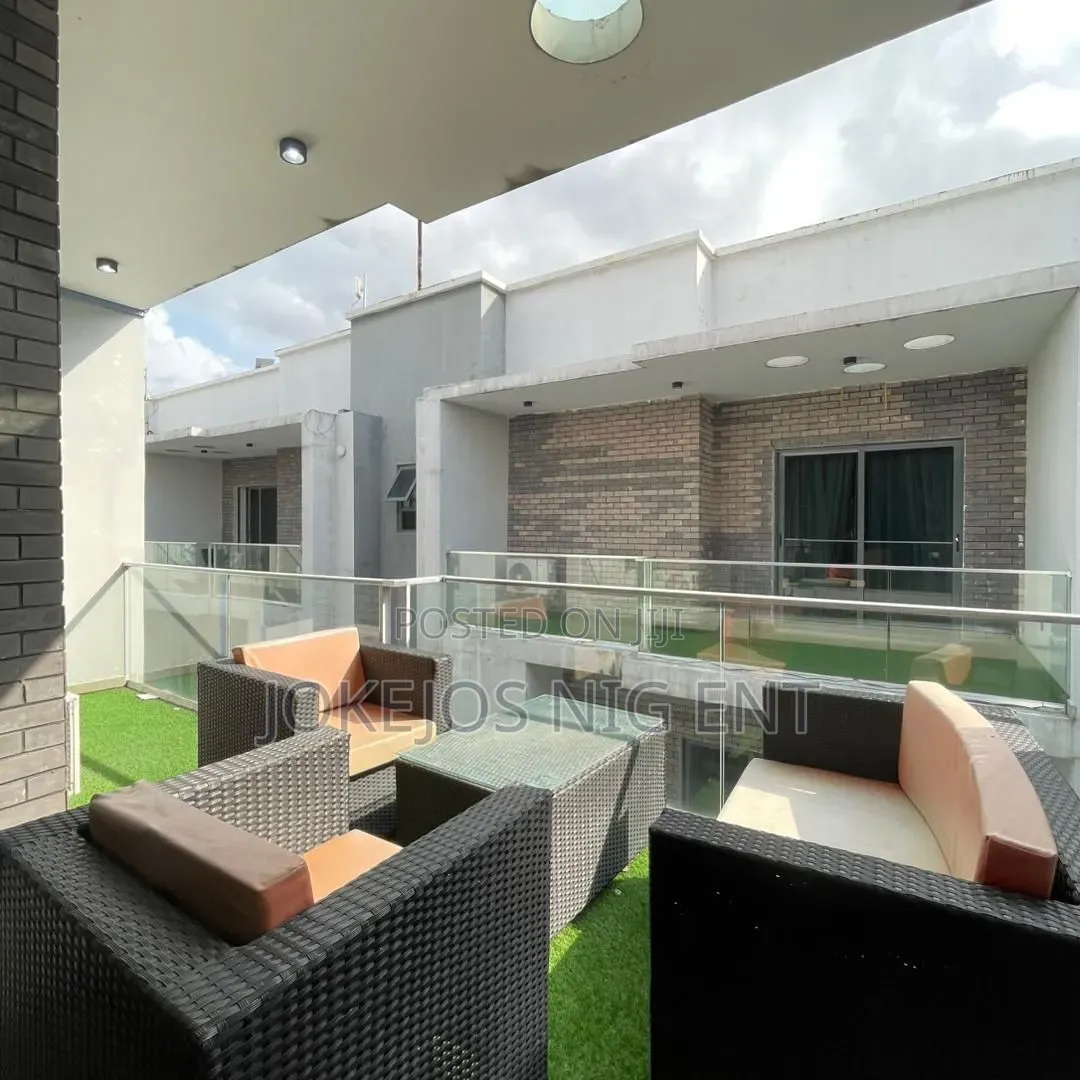 Furnished 2bdrm Maisonette in Lekki Phase 1 for sale