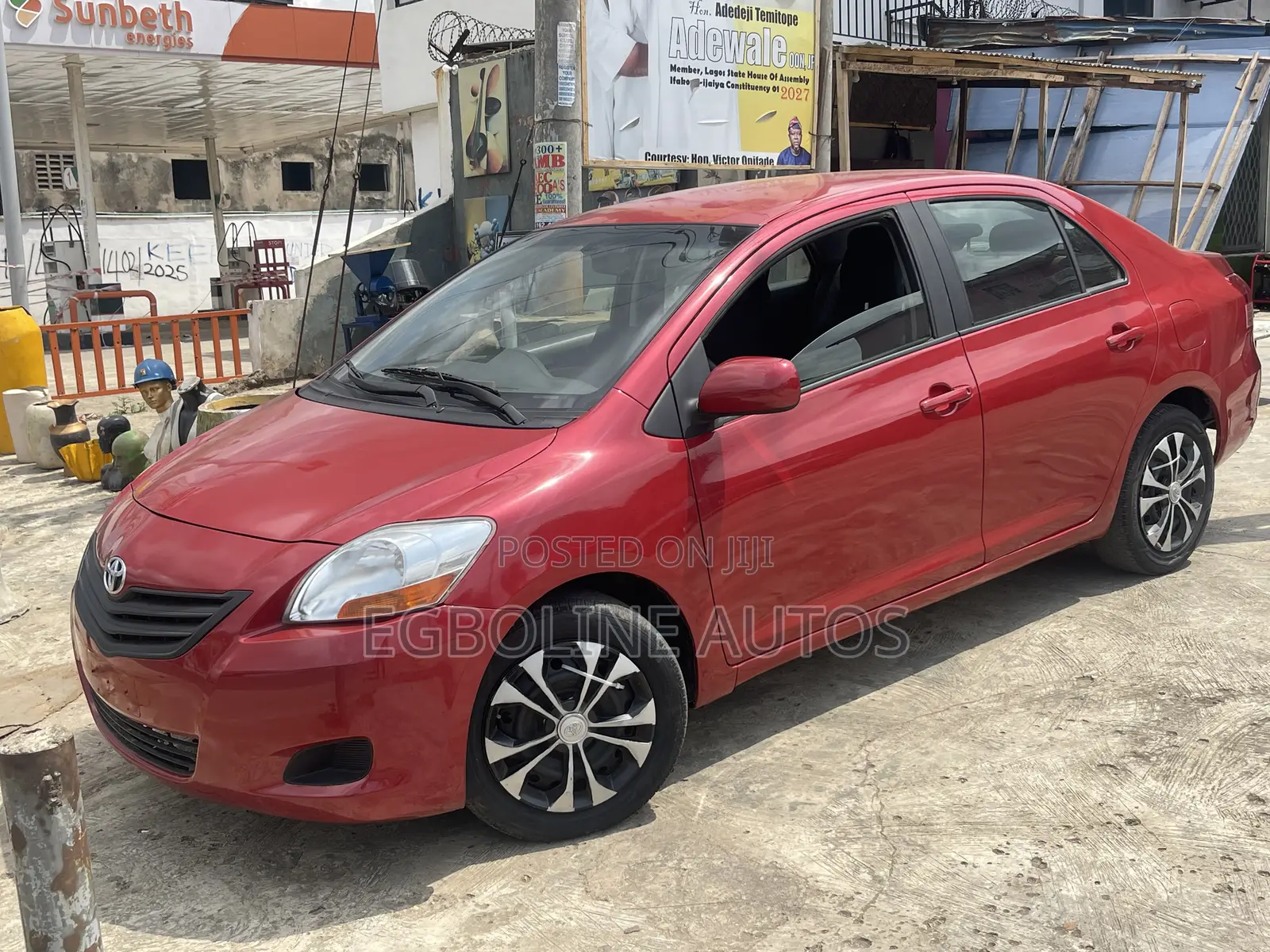 Toyota Yaris Base Sedan 4dr 2010 Red
