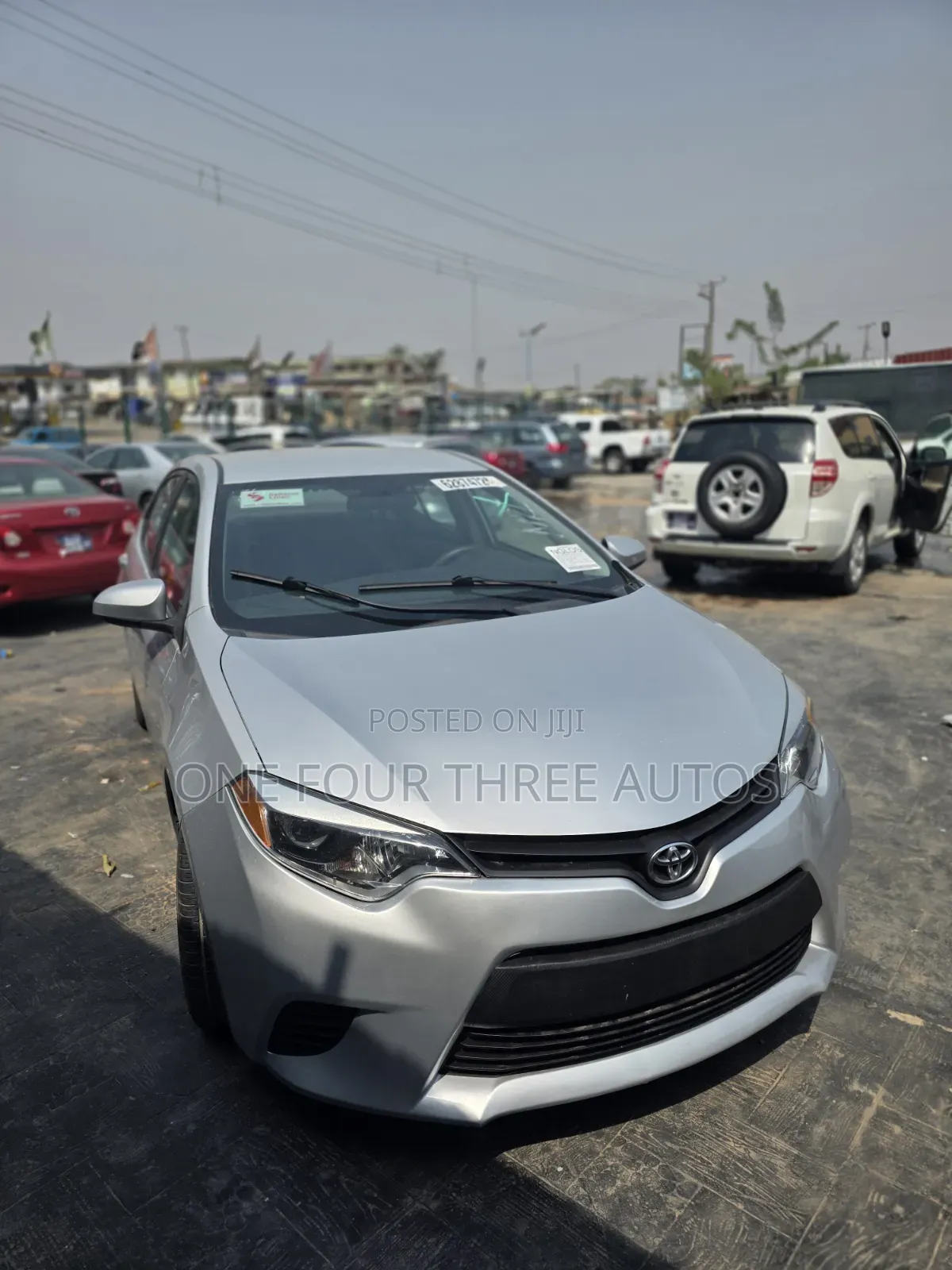 Toyota Corolla LE Plus 4dr Sedan (1.8L 4cyl CVT) 2015 Silver