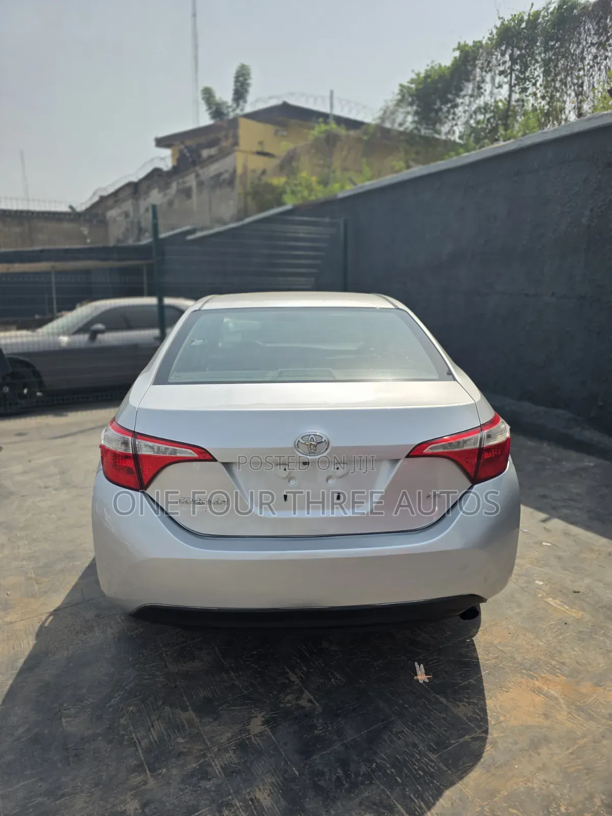 Toyota Corolla LE Plus 4dr Sedan (1.8L 4cyl CVT) 2015 Silver