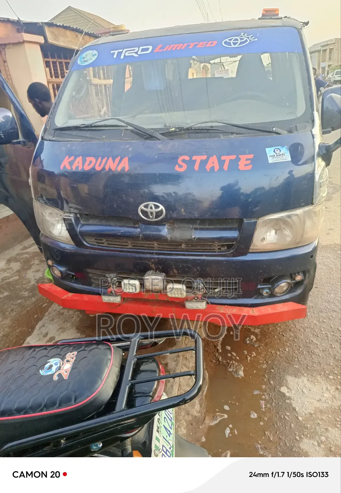 Toyota HiAce 2006 Blue