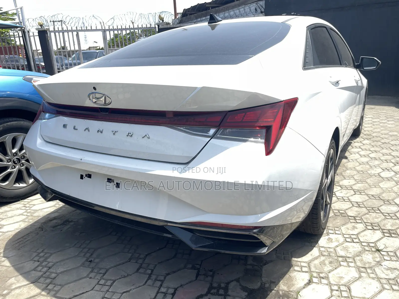 Hyundai Elantra 2021 White