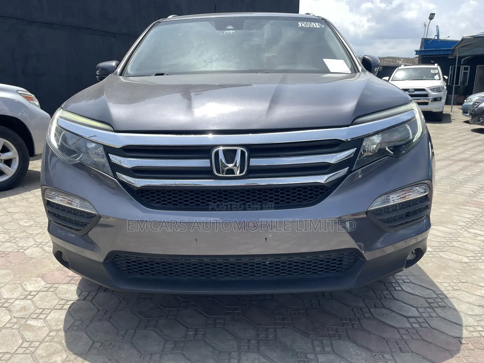 Honda Pilot Touring 4dr SUV 4WD (3.5L 6cyl 9A) 2016 Gray