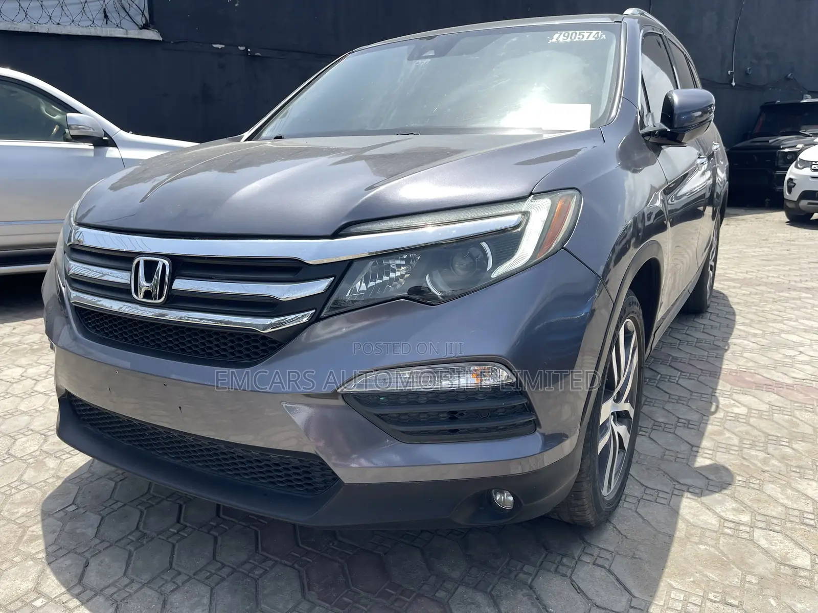 Honda Pilot Touring 4dr SUV 4WD (3.5L 6cyl 9A) 2016 Gray