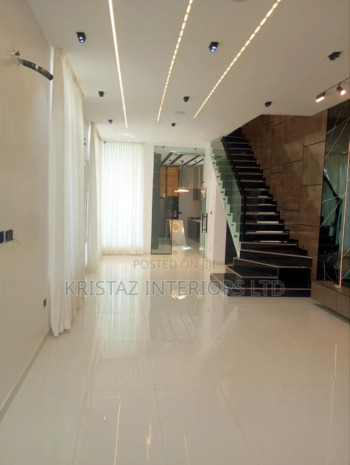 5bdrm Duplex in Ikota for sale