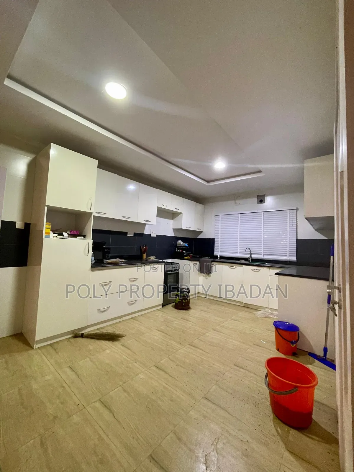 4bdrm Duplex in Jericho Estate for rent