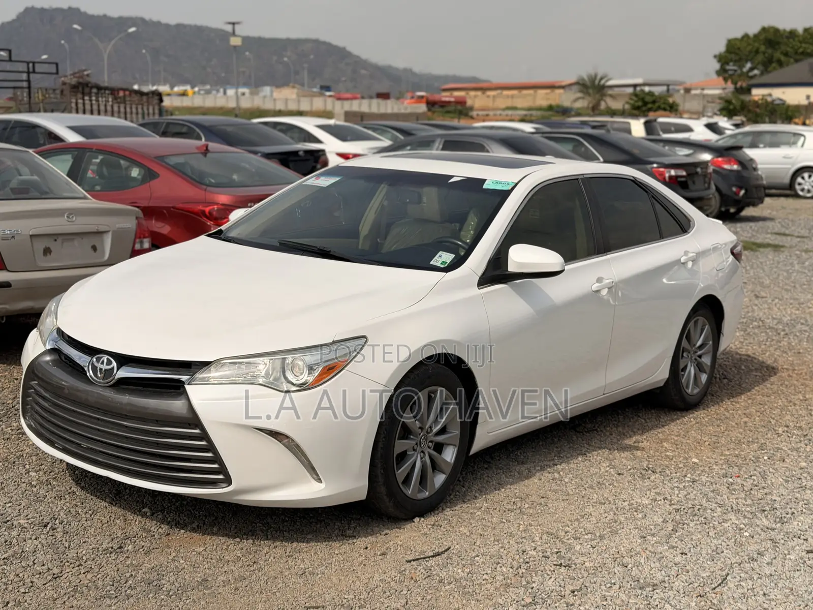 Toyota Camry XLE 4dr Sedan (2.5L 4cyl 6A) 2016 White