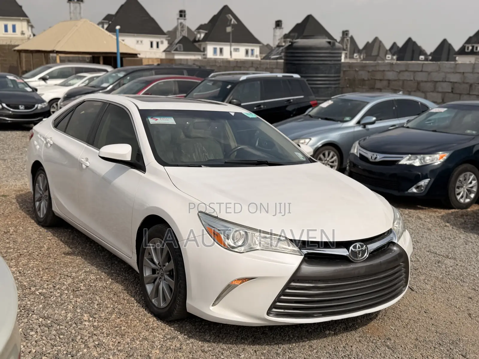 Toyota Camry XLE 4dr Sedan (2.5L 4cyl 6A) 2016 White
