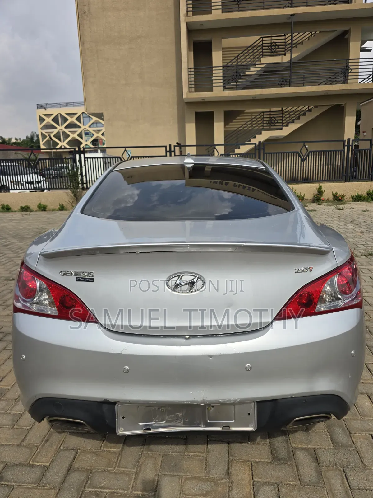 Hyundai Genesis 2010 Silver