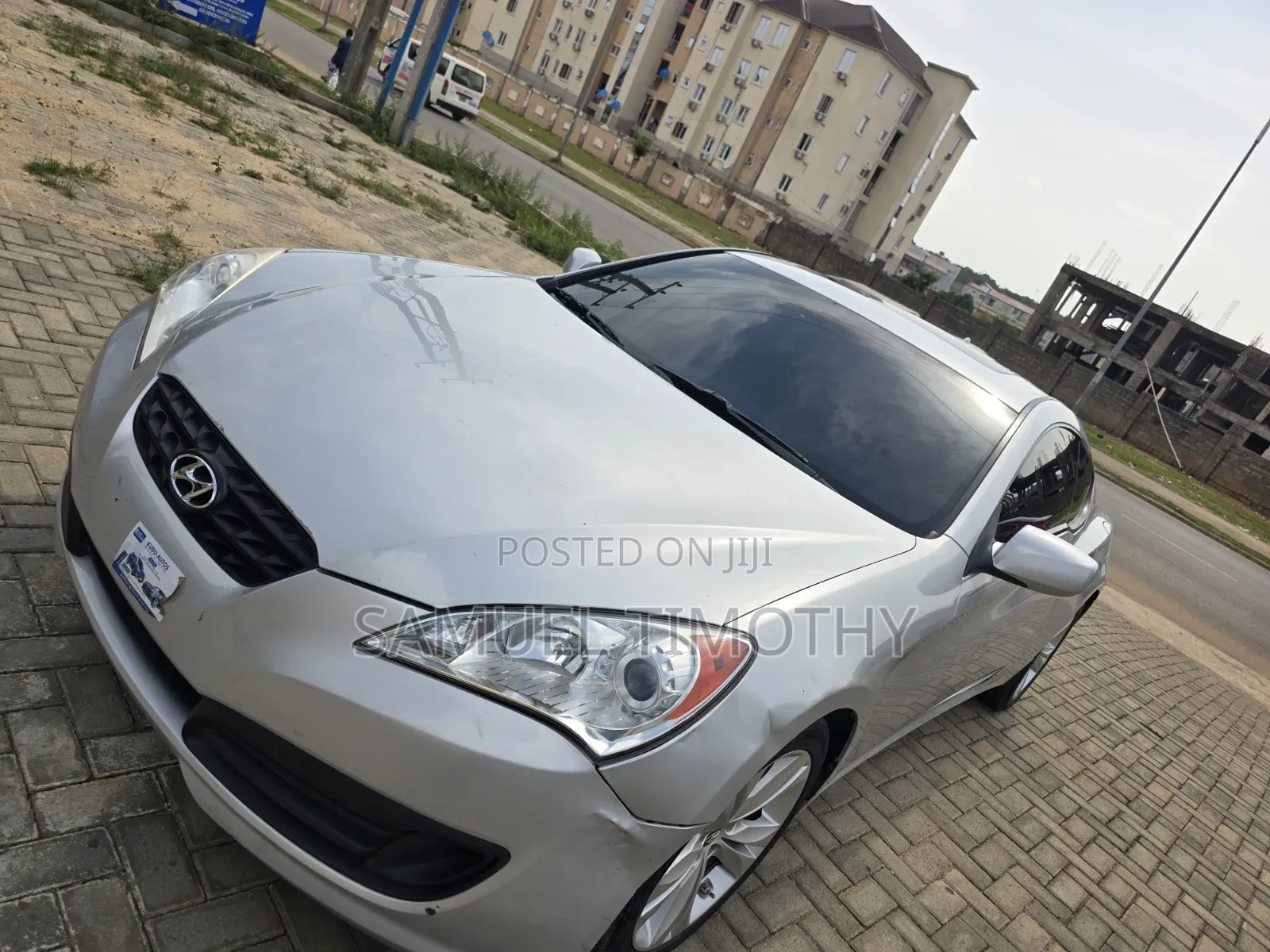 Hyundai Genesis 2010 Silver