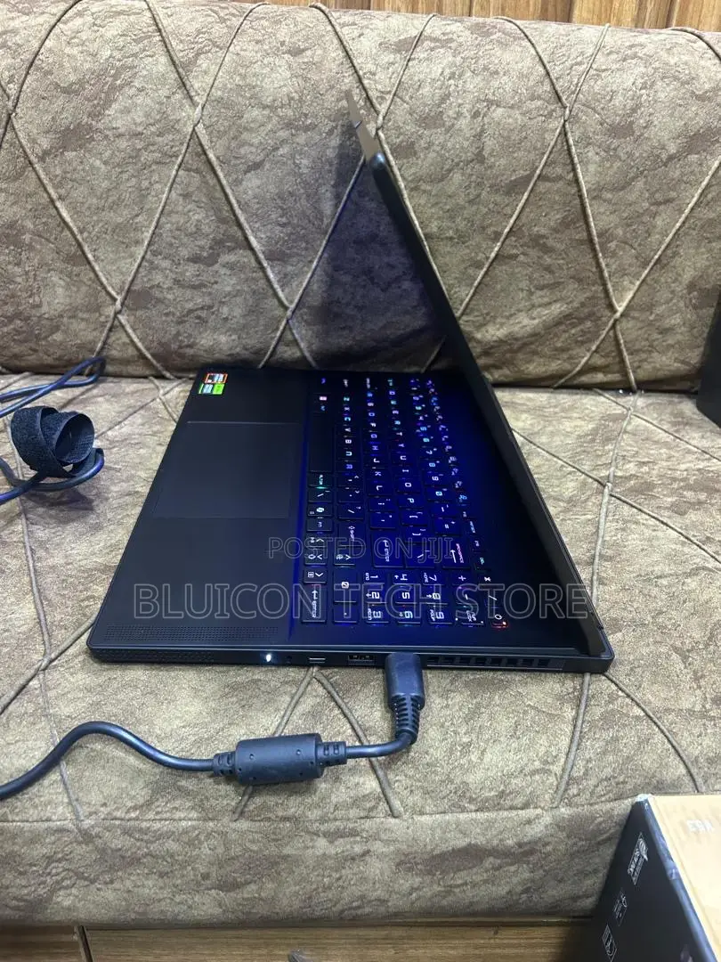 Laptop MSI Stealth 16 AI Studio 32GB AMD Ryzen 9 SSD 1T