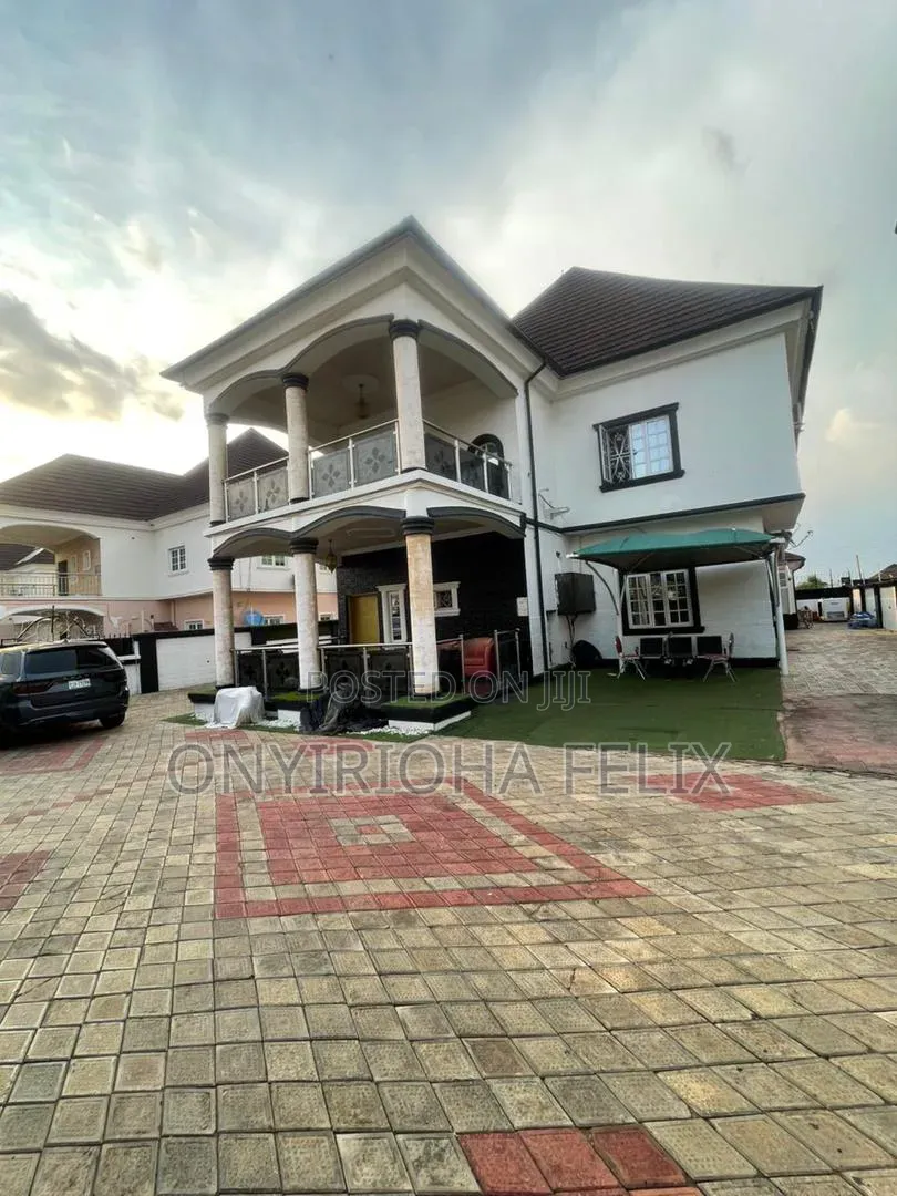4bdrm Duplex in Copa Cobena, Zone B for sale
