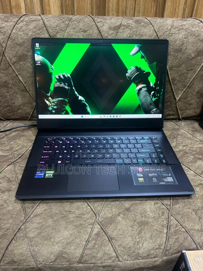 Laptop MSI Vector GP66HX 12UGS 32GB Intel Core i9 SSD 1T
