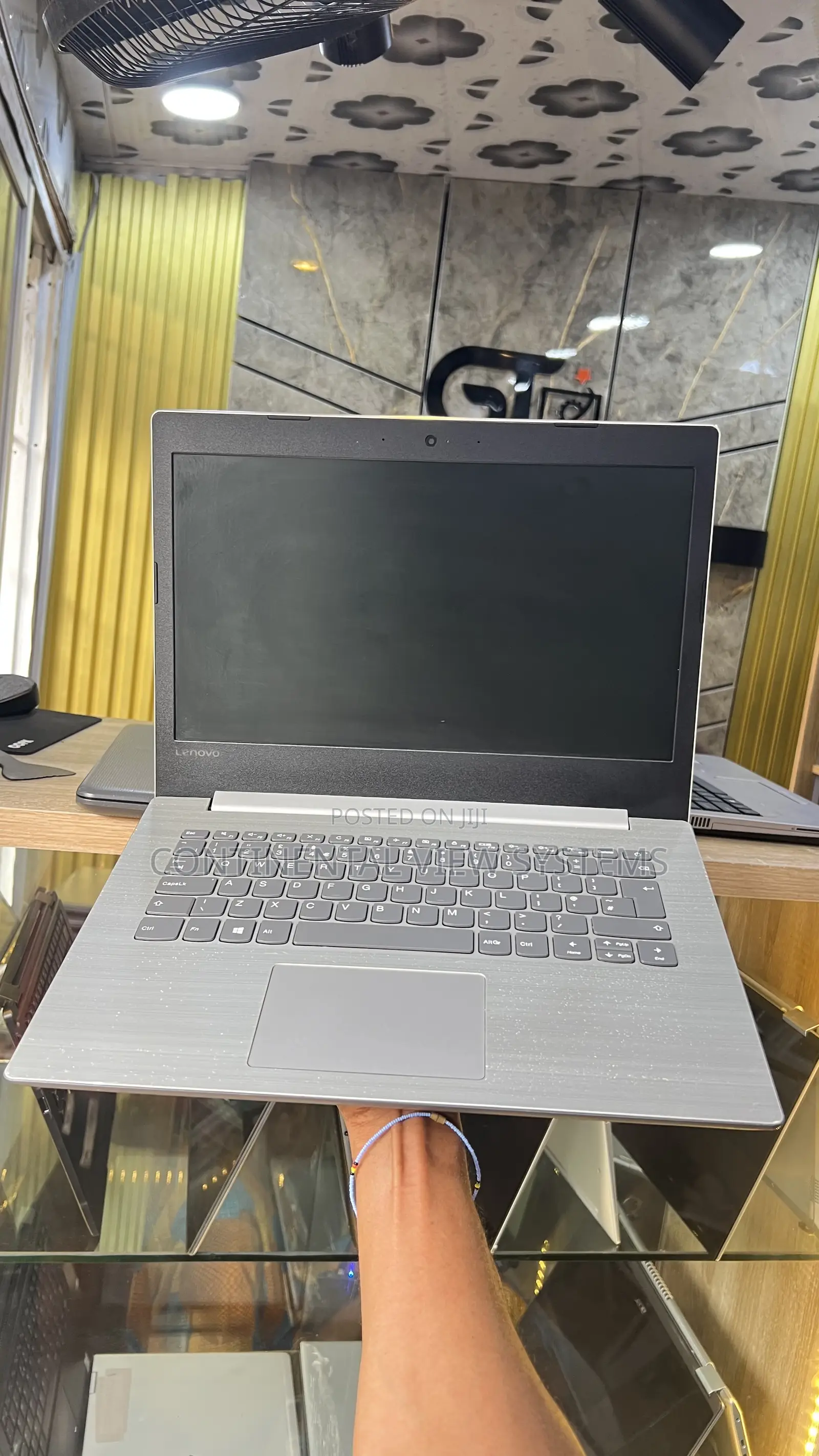 Laptop Lenovo IdeaPad 330 4GB Intel Celeron SSD 128GB