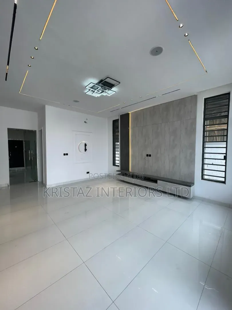 4bdrm Duplex in Ikota for sale