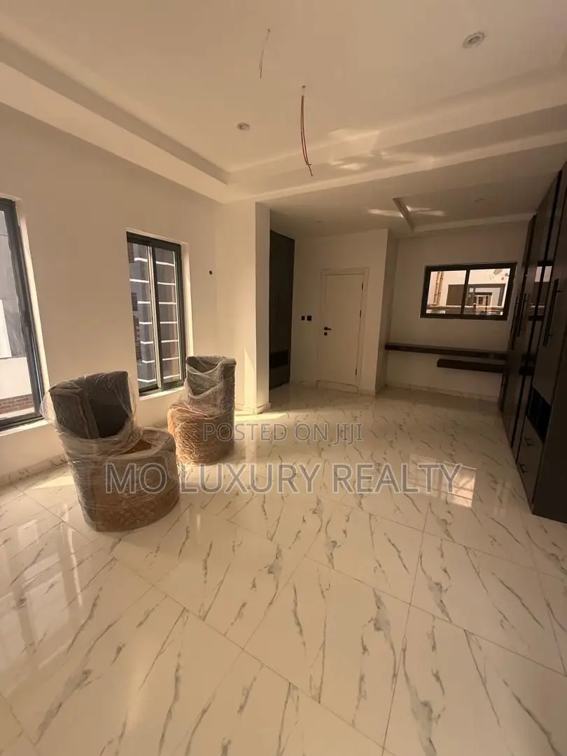 4bdrm Duplex in Lekki Phase 1 for rent