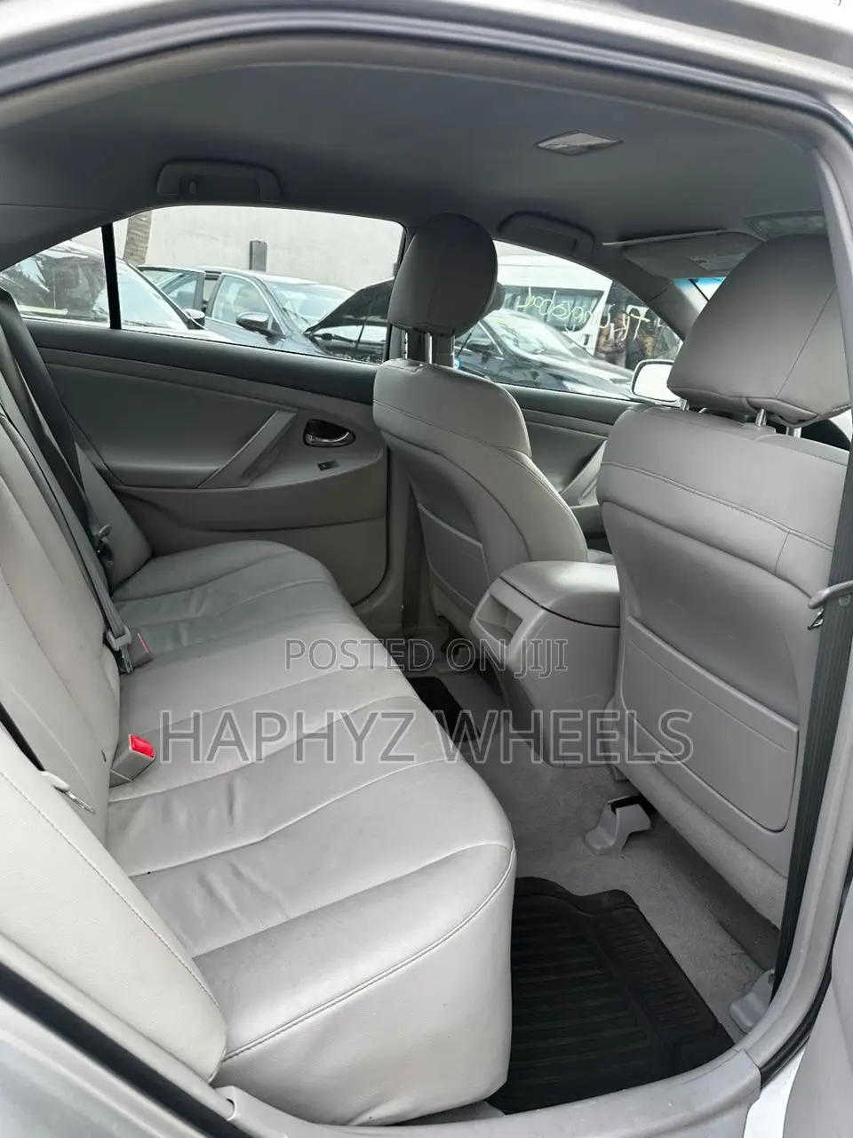 Toyota Camry LE 4dr Sedan (2.5L 4cyl 6AM) 2010 Silver