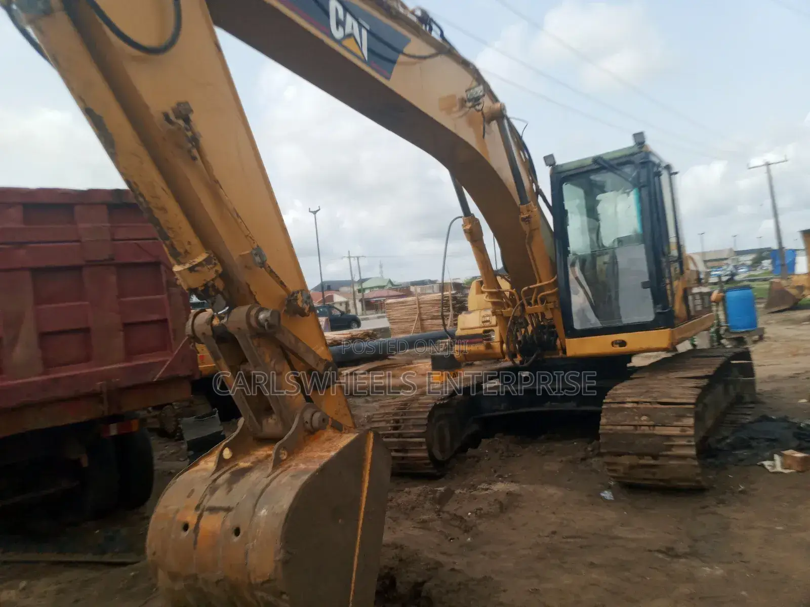 Fairly Locally Used 320bl Caterpillar Excavator