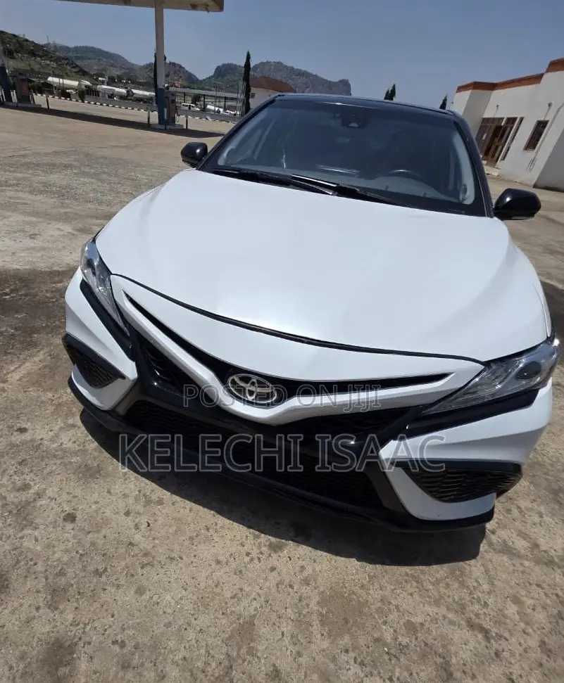 Toyota Camry XSE 2021 White