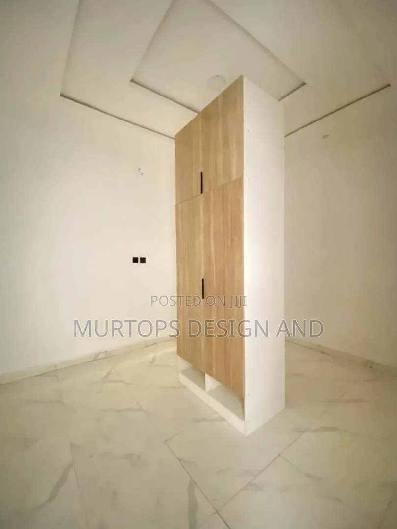 2bdrm Apartment in Crown Estate for sale