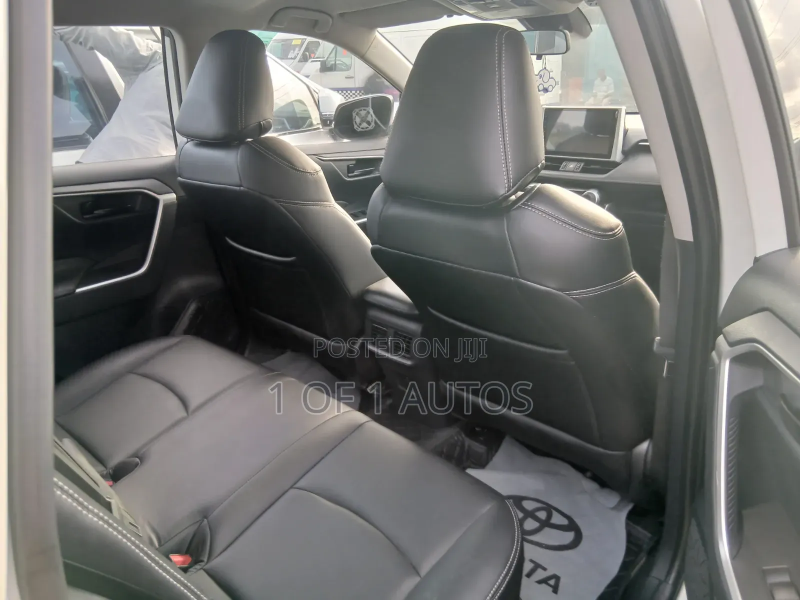 Toyota RAV4 LE FWD 2020 Blue