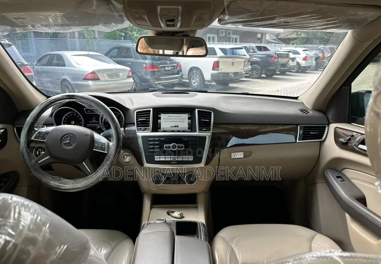 Mercedes-Benz M Class ML350 4dr SUV (3.5L 6cyl 7A) 2014 Black