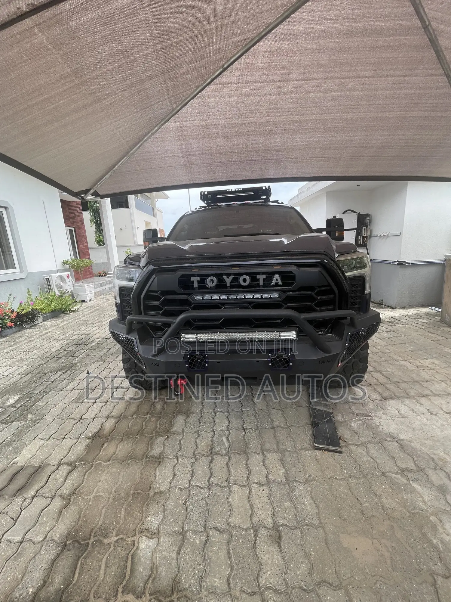 Toyota Tundra Limited 5.7L V8 4x4 Double Cab 6.6 ft. box 145.7 in. WB